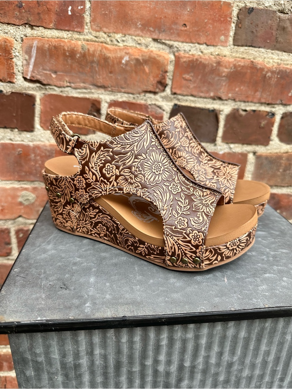 NEW Very G Brown Tooled Floral Platform Wedge Sandals